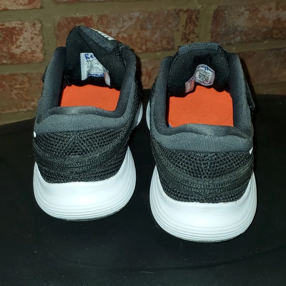 Nike Revolution Kids Running Shoes Size  4